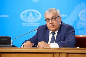 Заместитель Министра иностранных дел России С.В.Вершинин провел консультации с заместителем Министра иностранных дел Индии Т.Лалом Заместитель Министра иностранных дел России С.В.Вершинин провел консультации с заместителем Министра иностранных дел Индии Т.Лалом