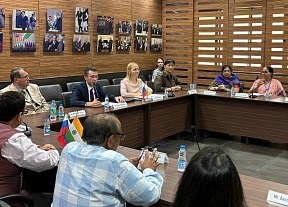 Minister Counsellor & DCM of the Russian Embassy in India Roman Babushkin addressed a conference of municipalities of Russia and India Minister Counsellor & DCM of the Russian Embassy in India Roman Babushkin addressed a conference of municipalities of Russia and India